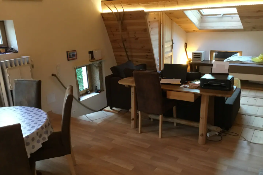 Cage d’escalier et bureau